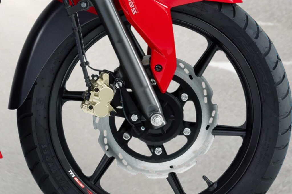 Read this article before you buy RTR 160 4v in Nepal Rubbery Brakes